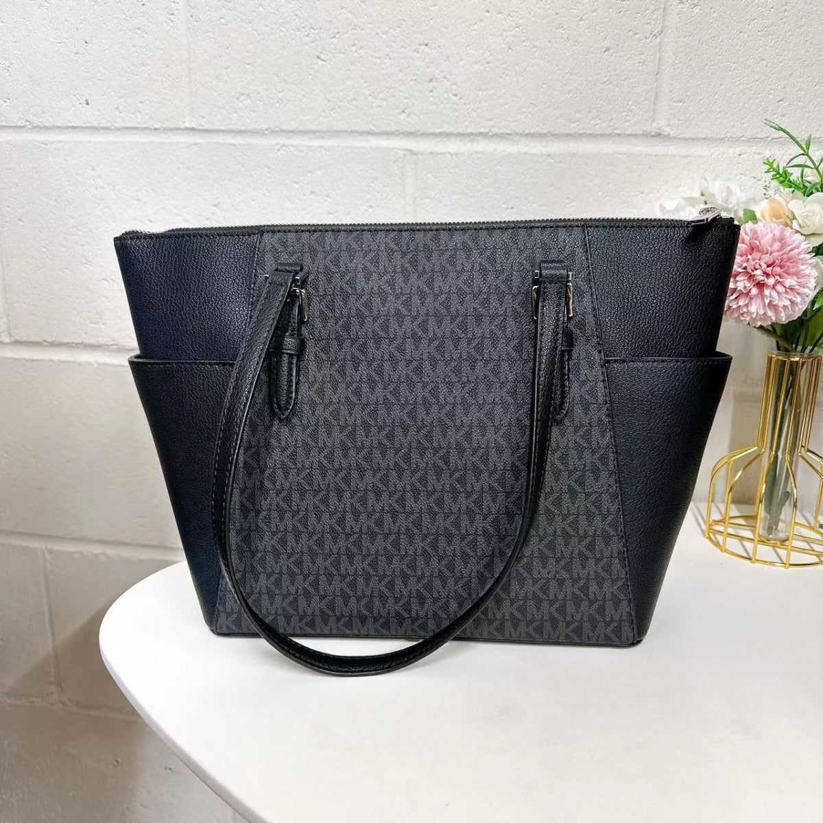 Michael Kors 35TOSCFT3B Charlotte Top Zip Tote MK Signature Shoulder Bag IN Black Michael Kors 35TOSCFT3B Charlotte Top Zip Tote MK Signature Shoulder Bag IN Black